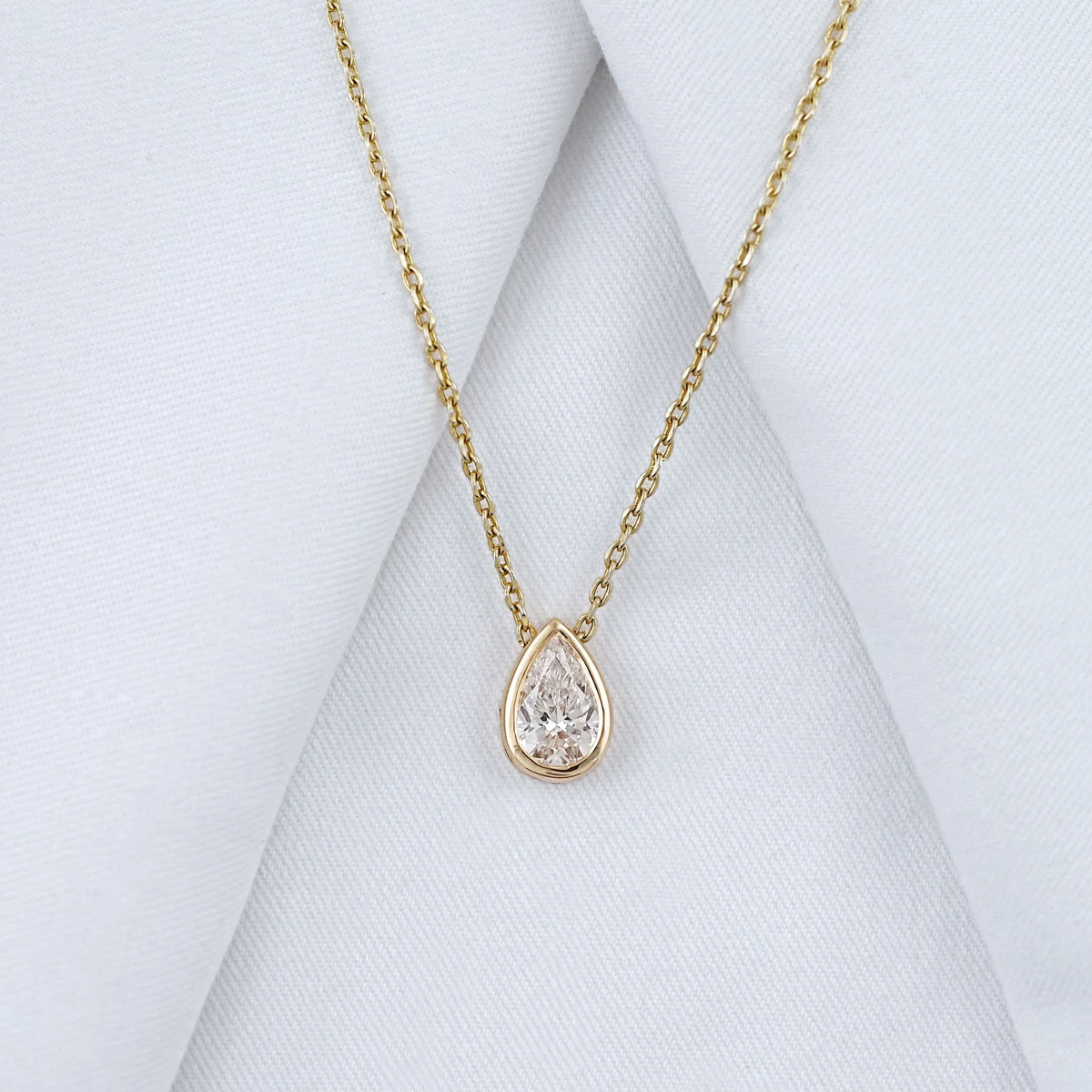 1‑4CT Pear Cut Bezel Set Moiss - Bezels Set Pendant recension och pris